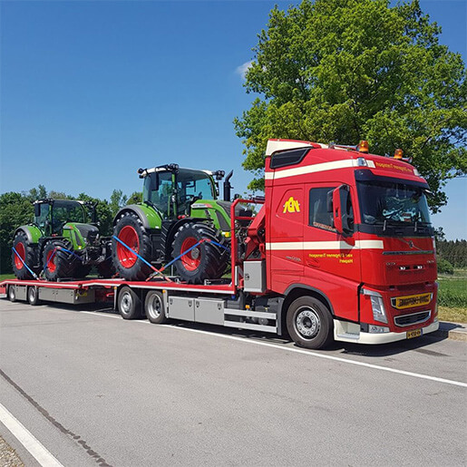 Vergleichsbild des Fuhrparks von VDT vor 85 Jahren im Vergleich zu 2022